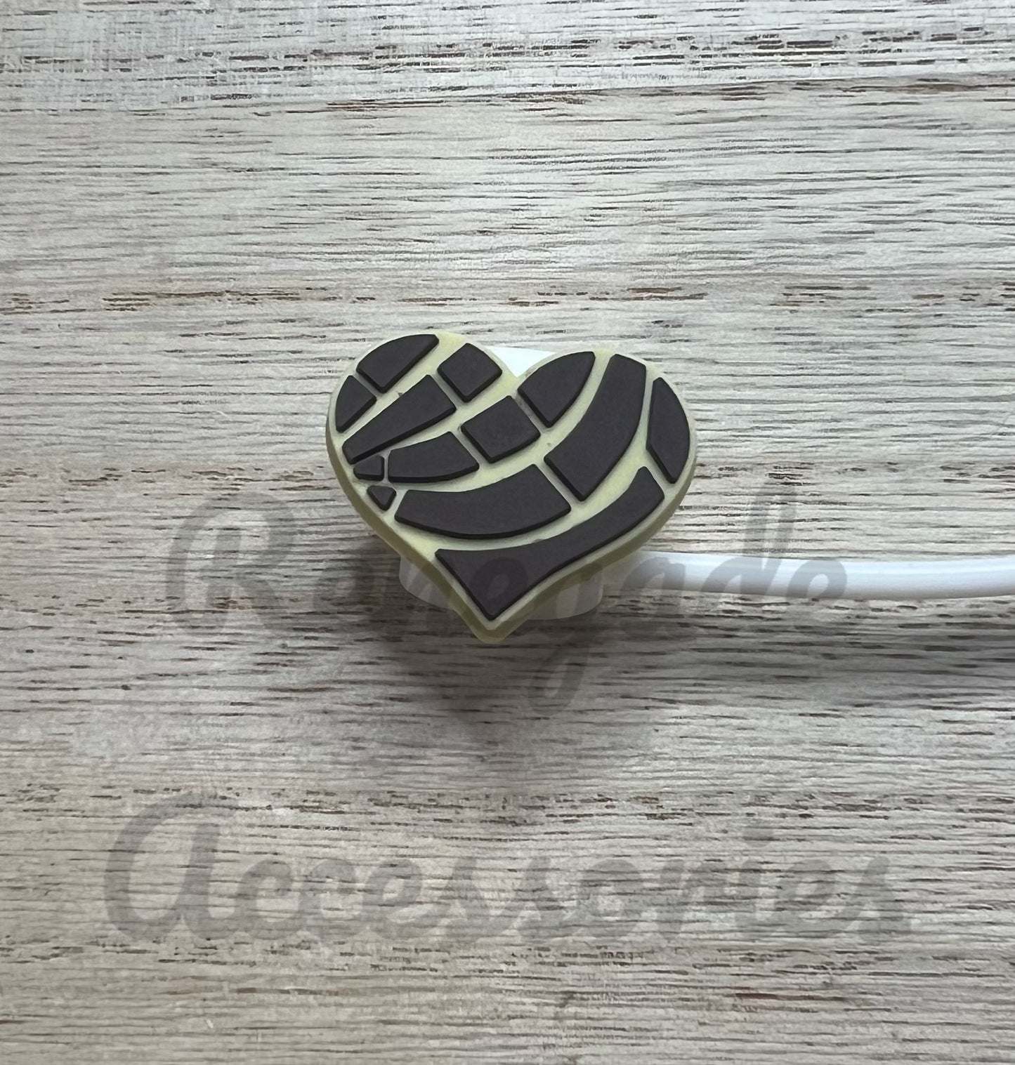 Straw Topper - Brown Concha Heart