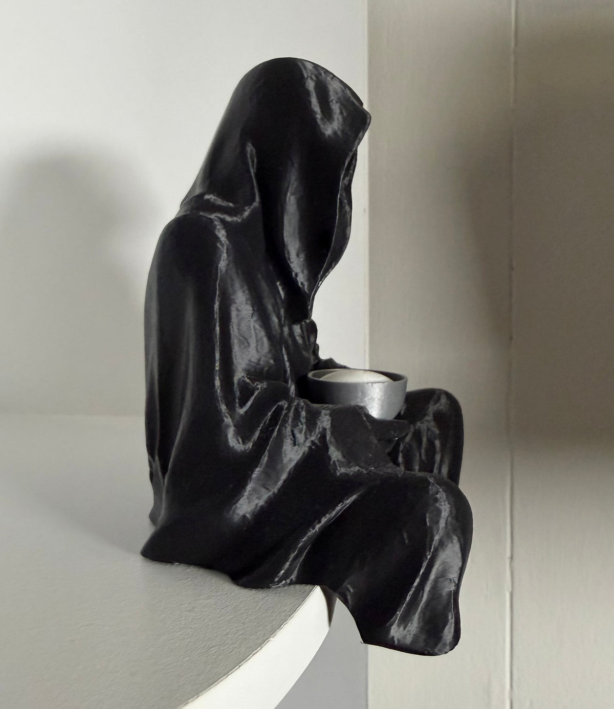 3D Printed Suriel Shelf Sitter
