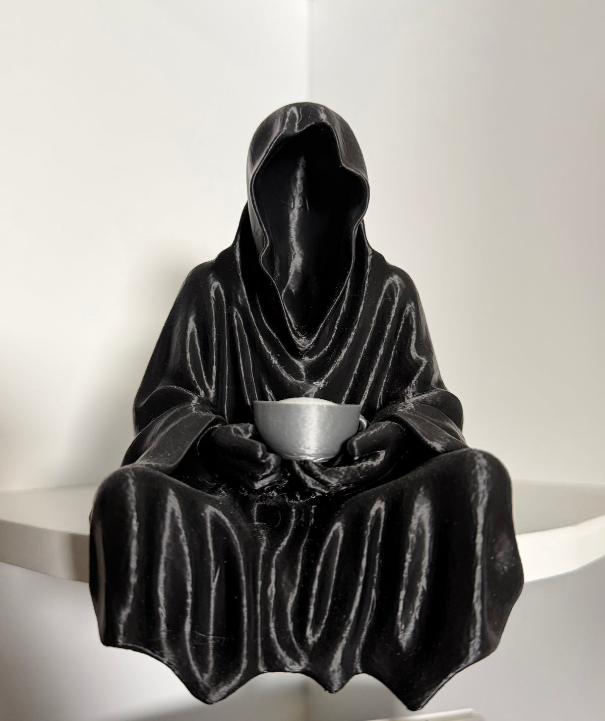 3D Printed Suriel Shelf Sitter