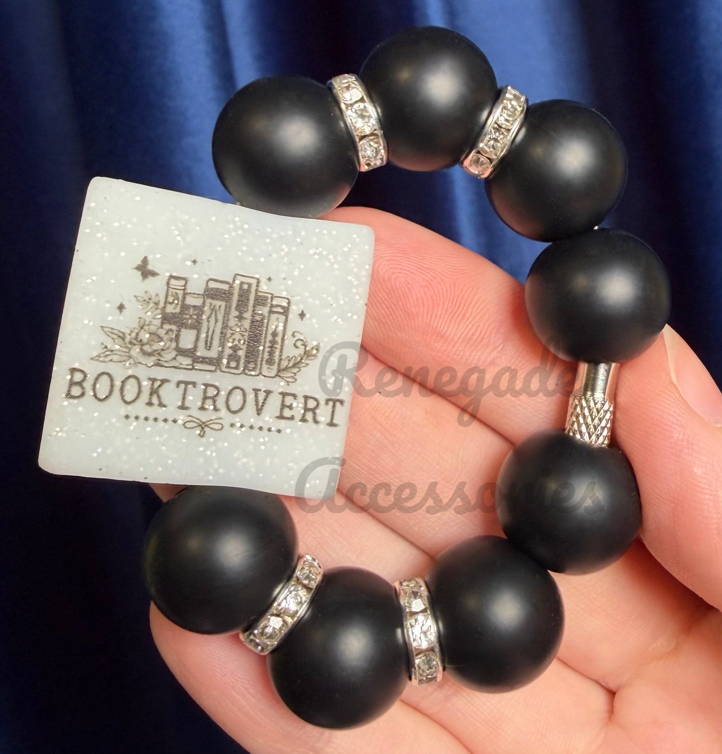 Silicone Charm - Booktrovert