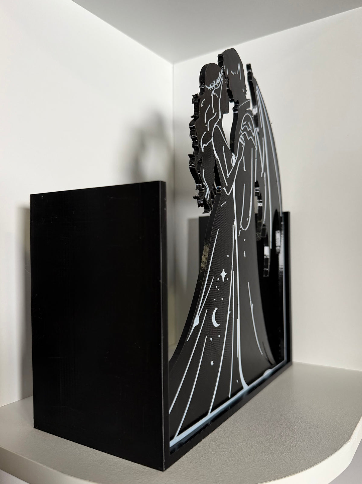 3D Printed Feyre & Rhys Bookend/Holder/Nook
