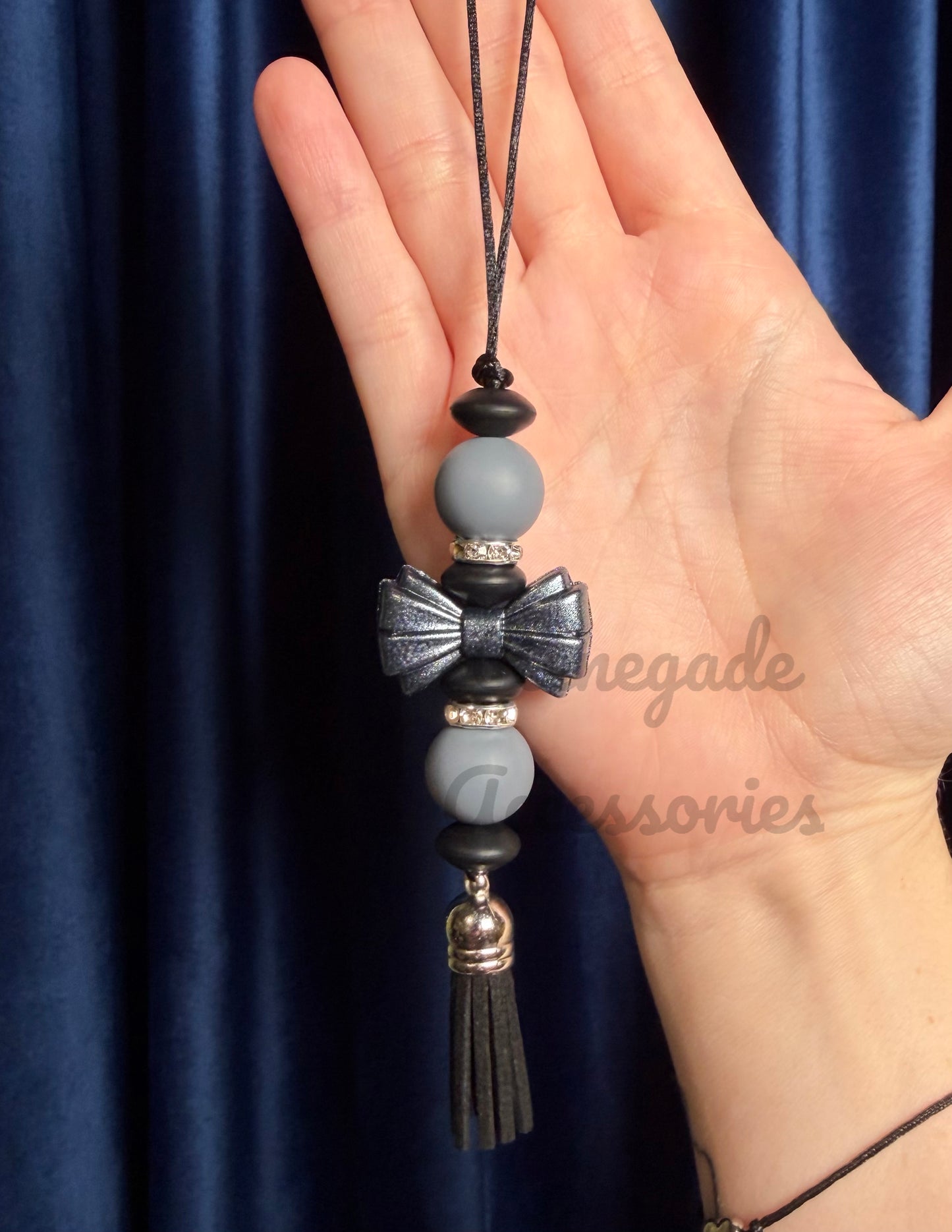 Silicone Charm - Enchanted Charms - Metallic Bow 🖤32 Oz Sport🖤(Shorter Version)