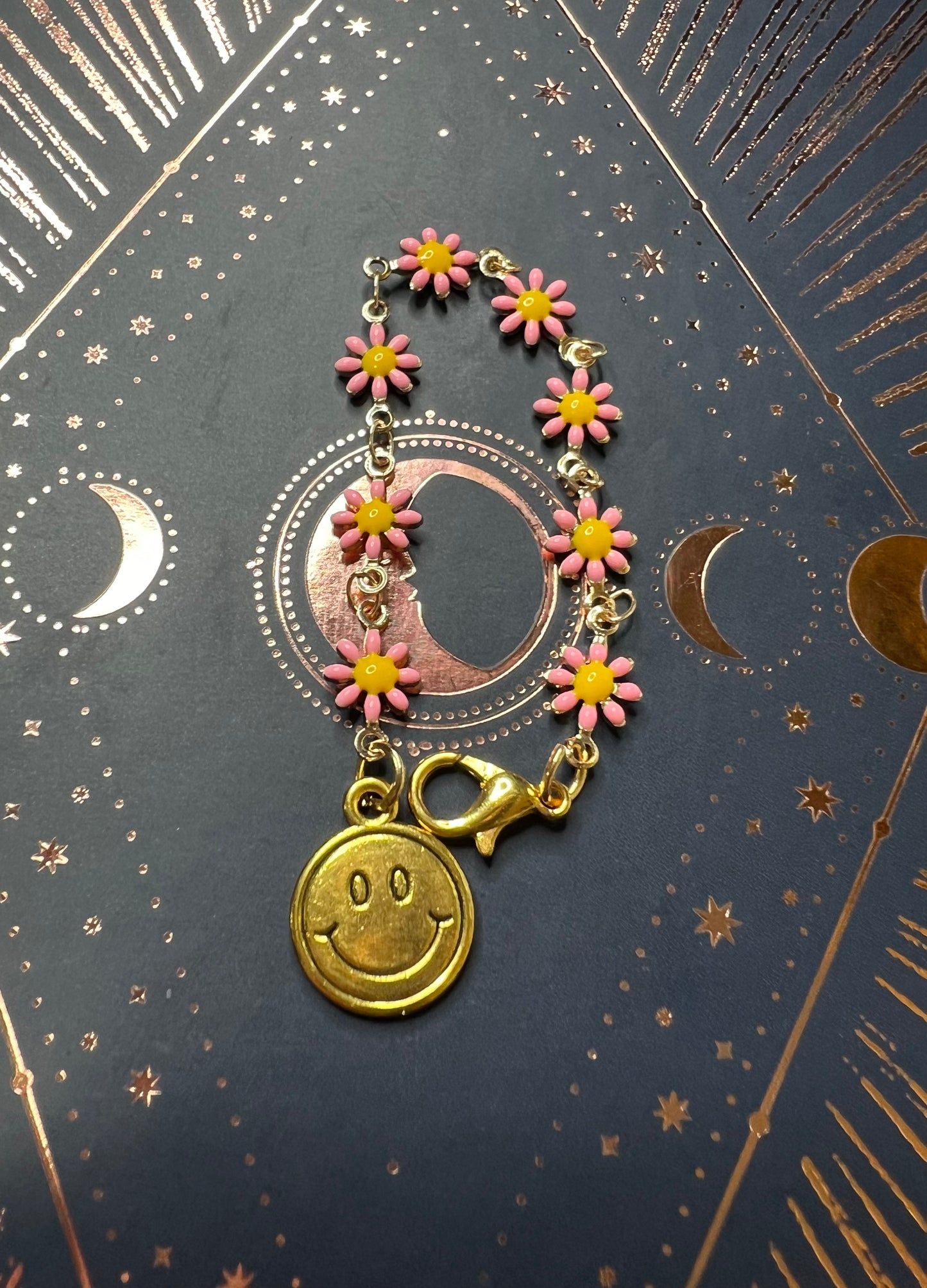 Metal Charm - Gold Smiley - Gold Flower Chain